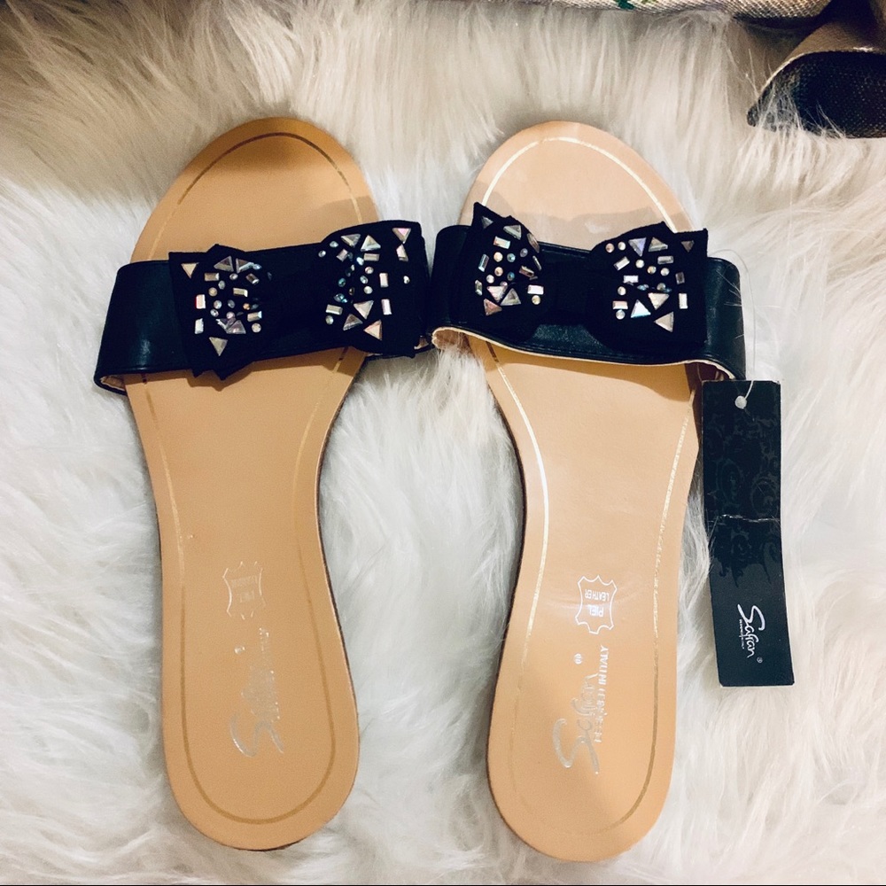 Sweet Black Bow Detailed Slides. 🌺